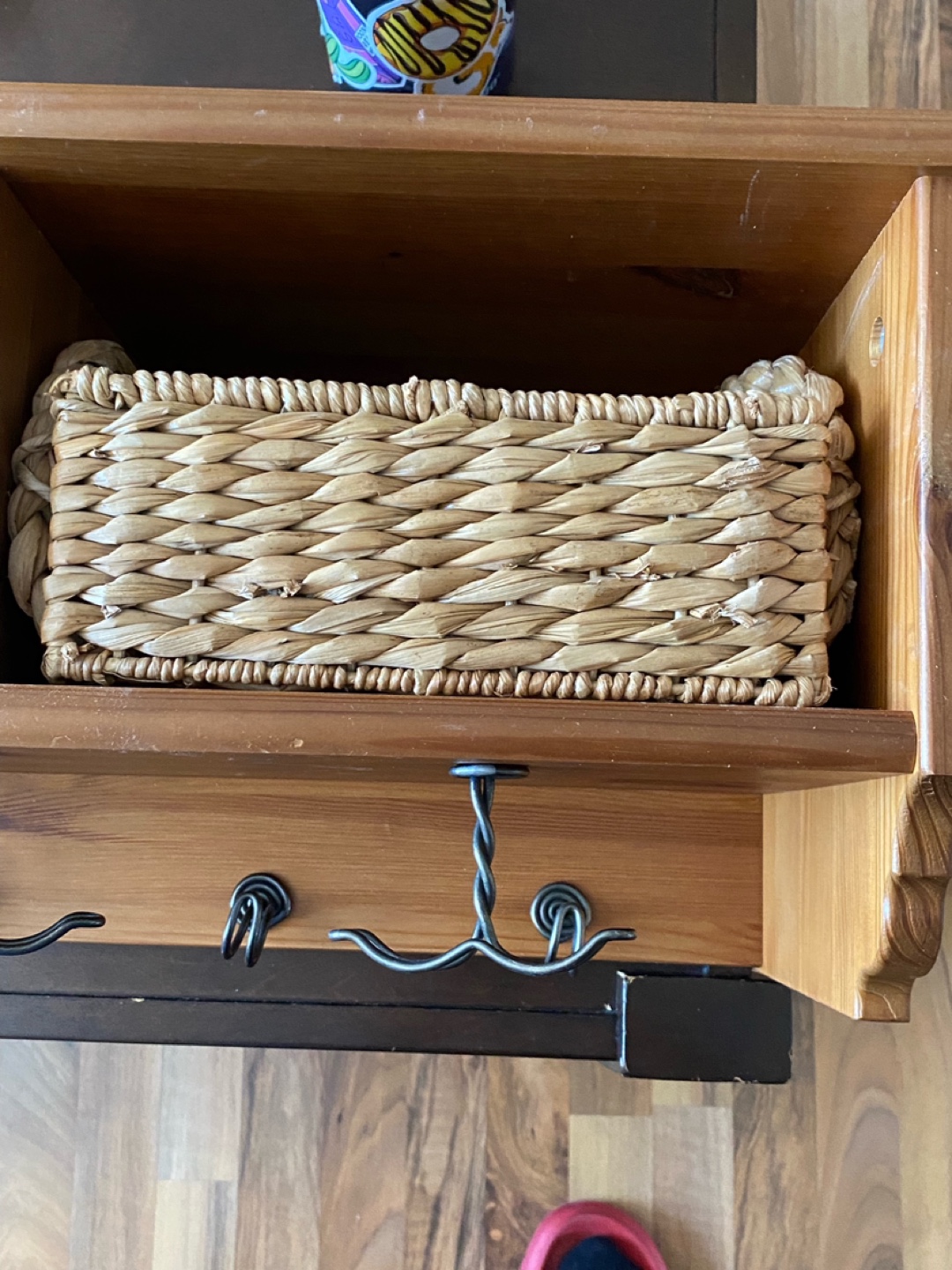IKEA LEKSVIK Wall-mounted shelf with baskets - photo 3
