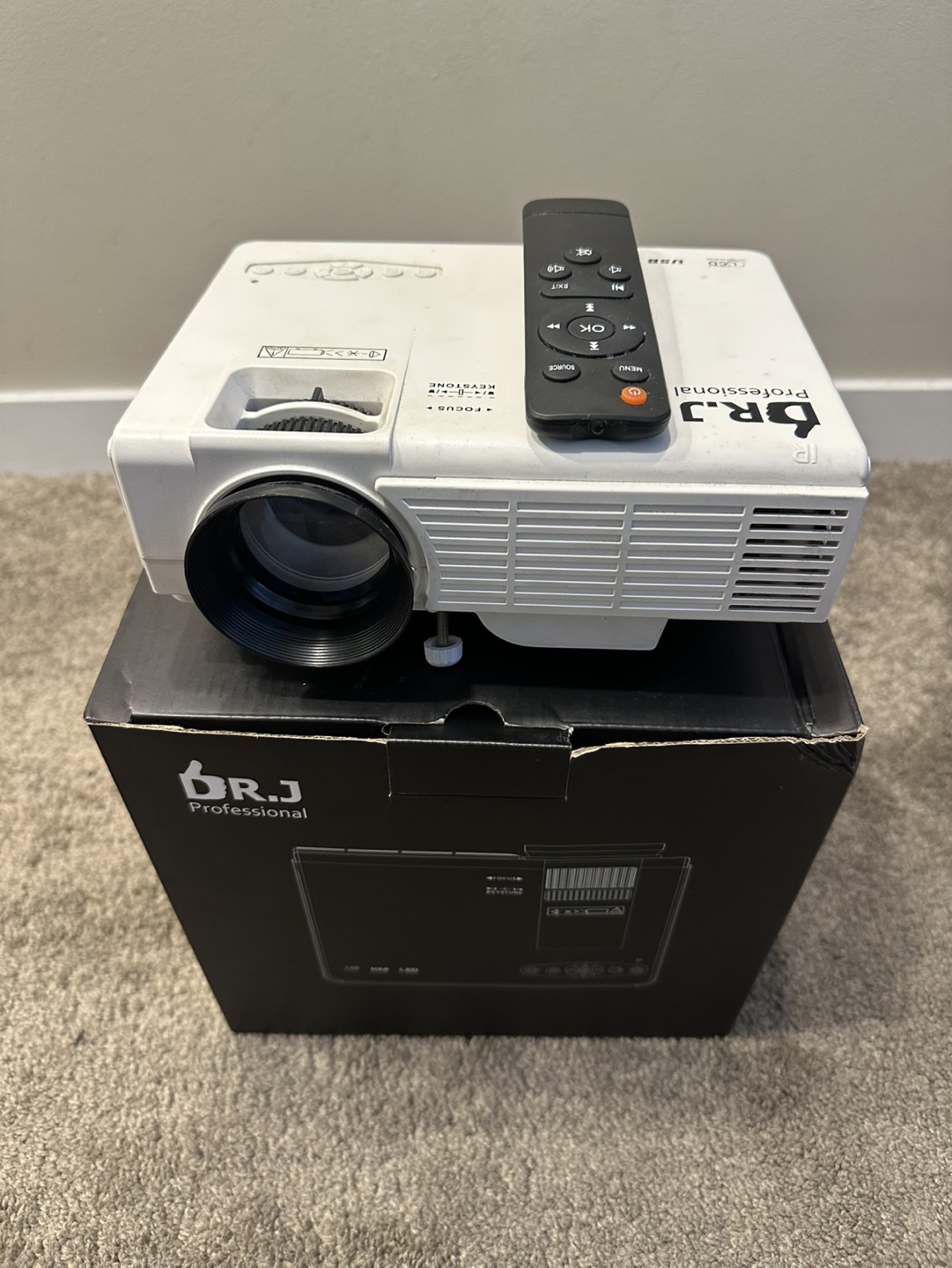 DR J Professional Mini Projector