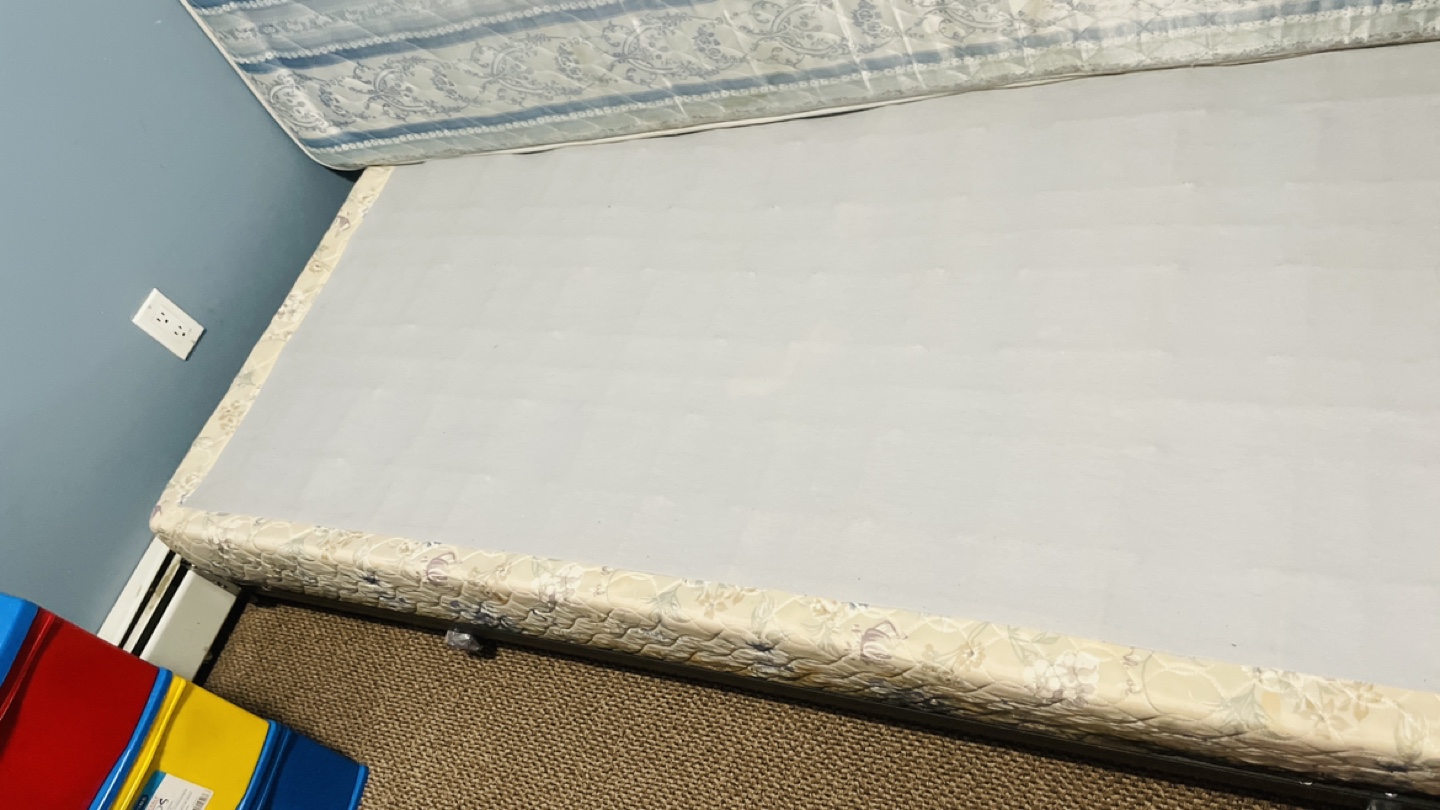 Double bed set with floral comforter