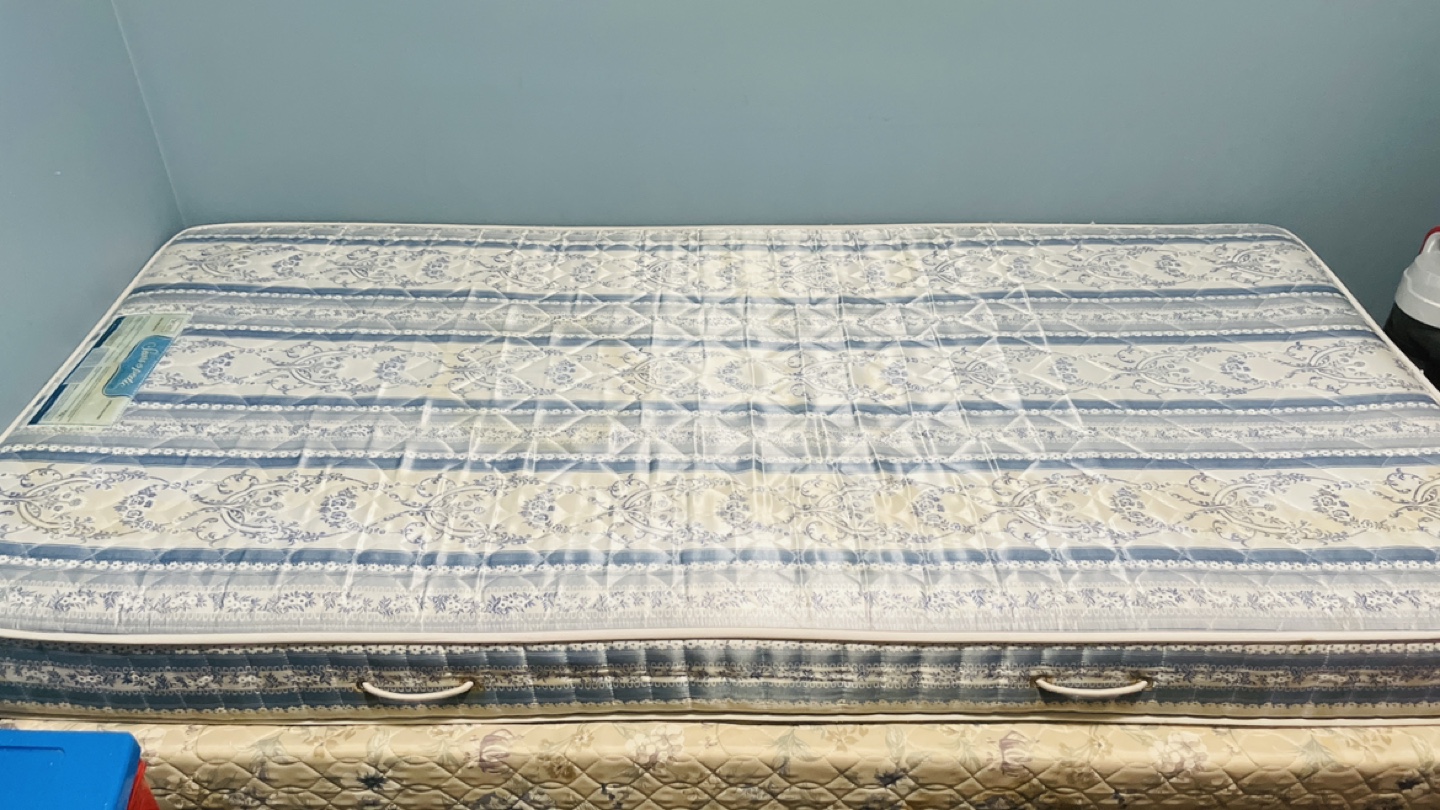 Double bed set with floral comforter - photo 2