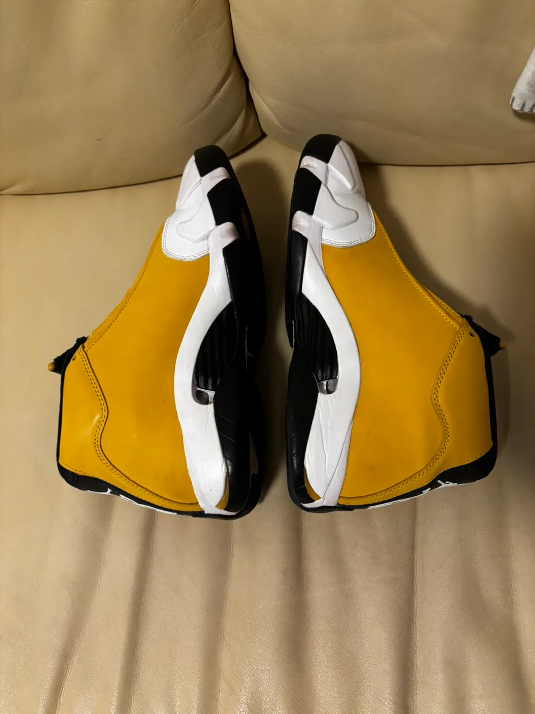 Air Jordan 14 Light Ginger (2022) image indicator(2)