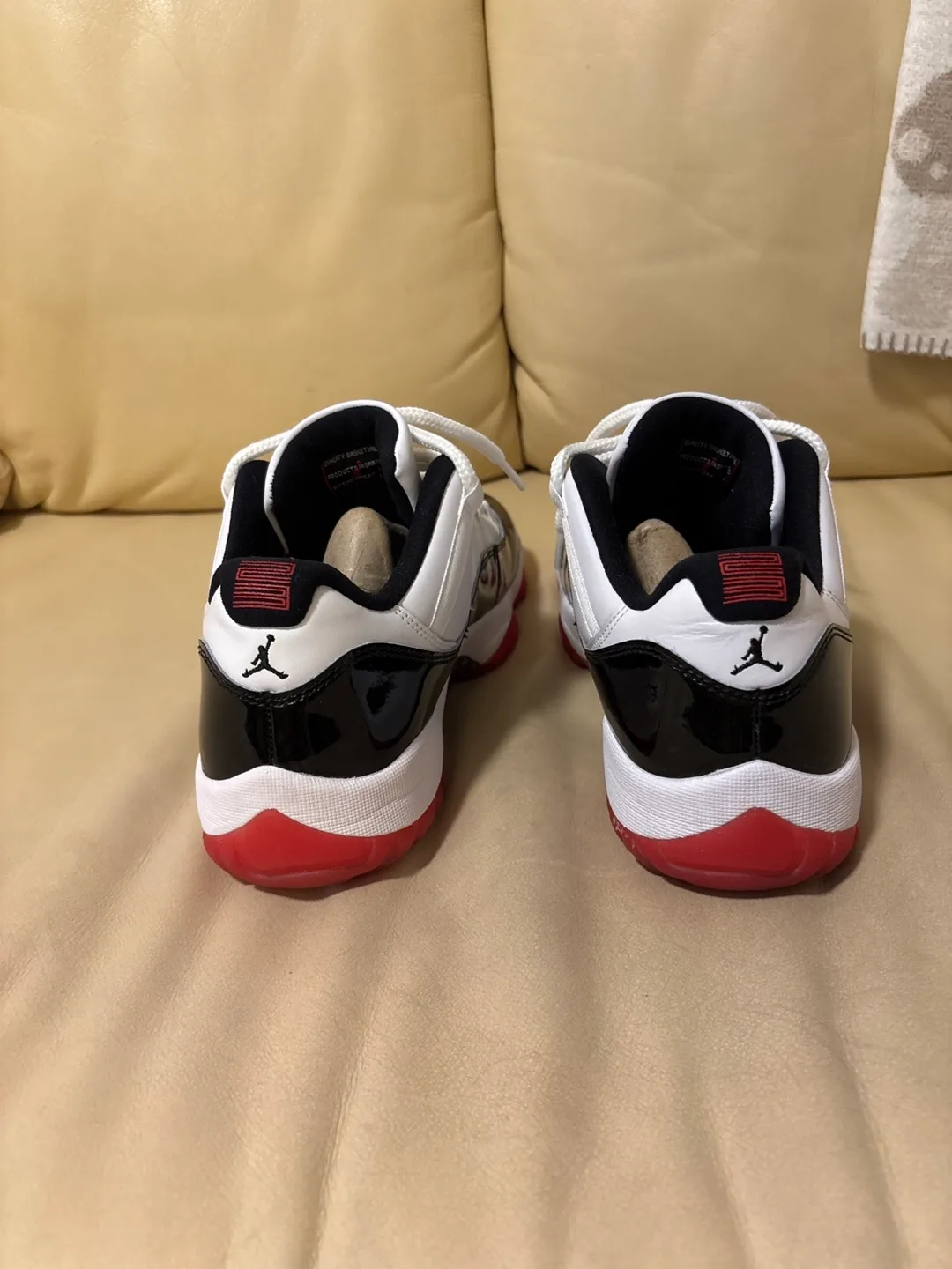 Air Jordan 11 Retro Low Concord Bred (2020) image indicator(4)