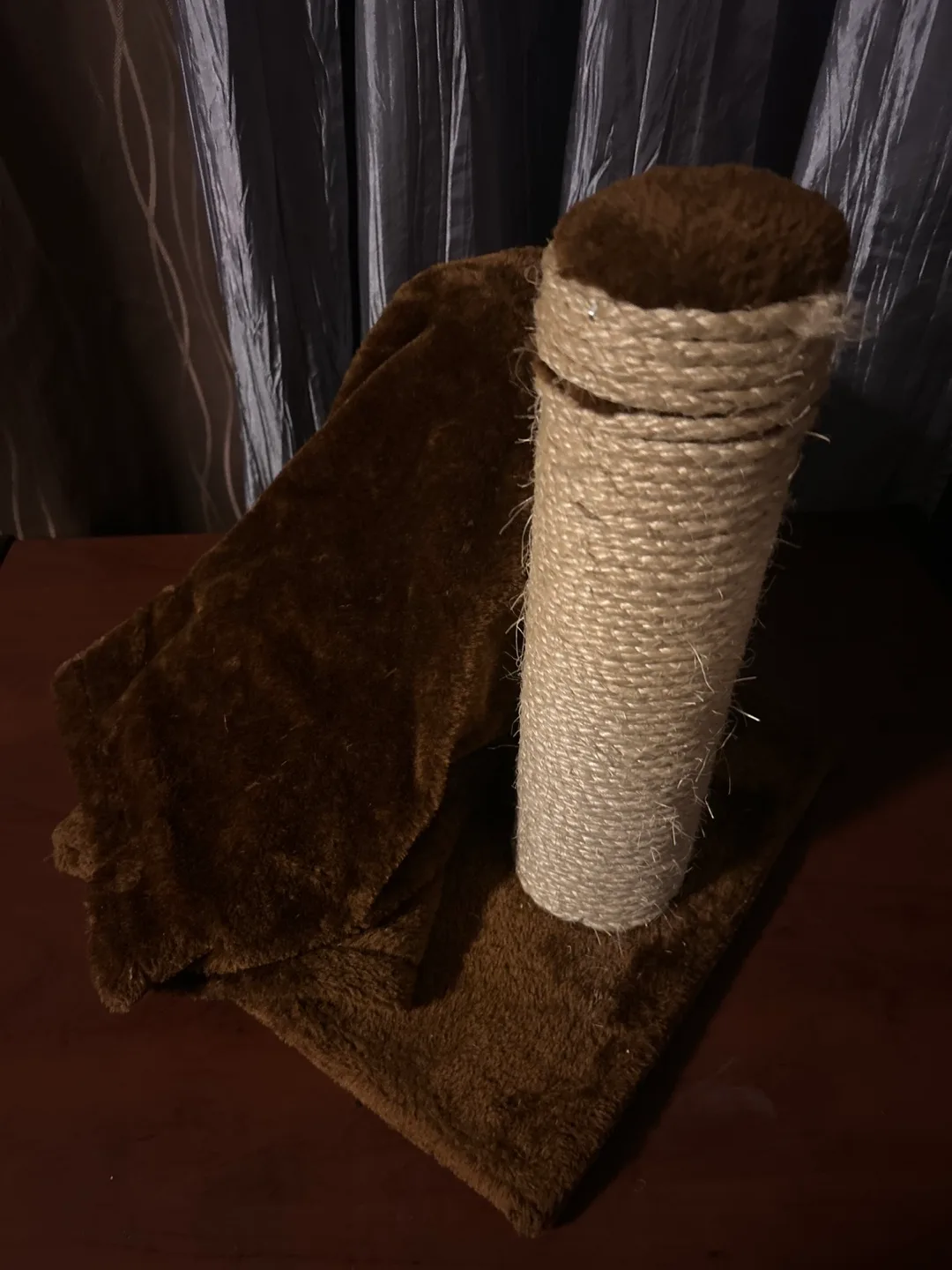 Cat scratching post and crinkle tunnel image indicator(2)