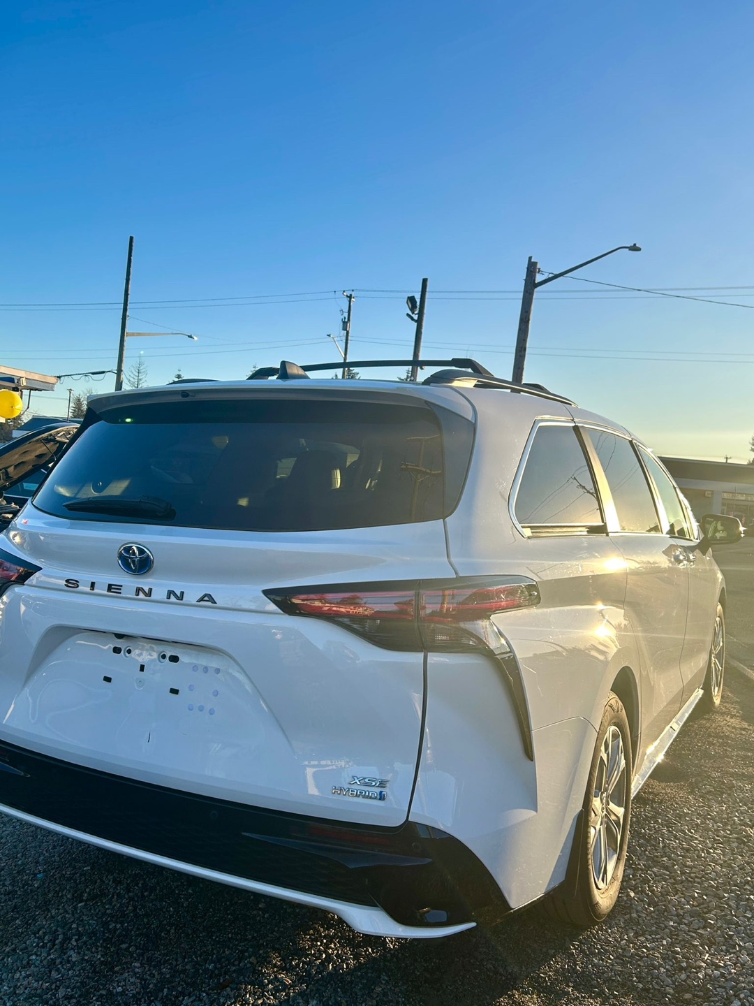 2023 Toyota Sienna AWD Hybrid - photo 5