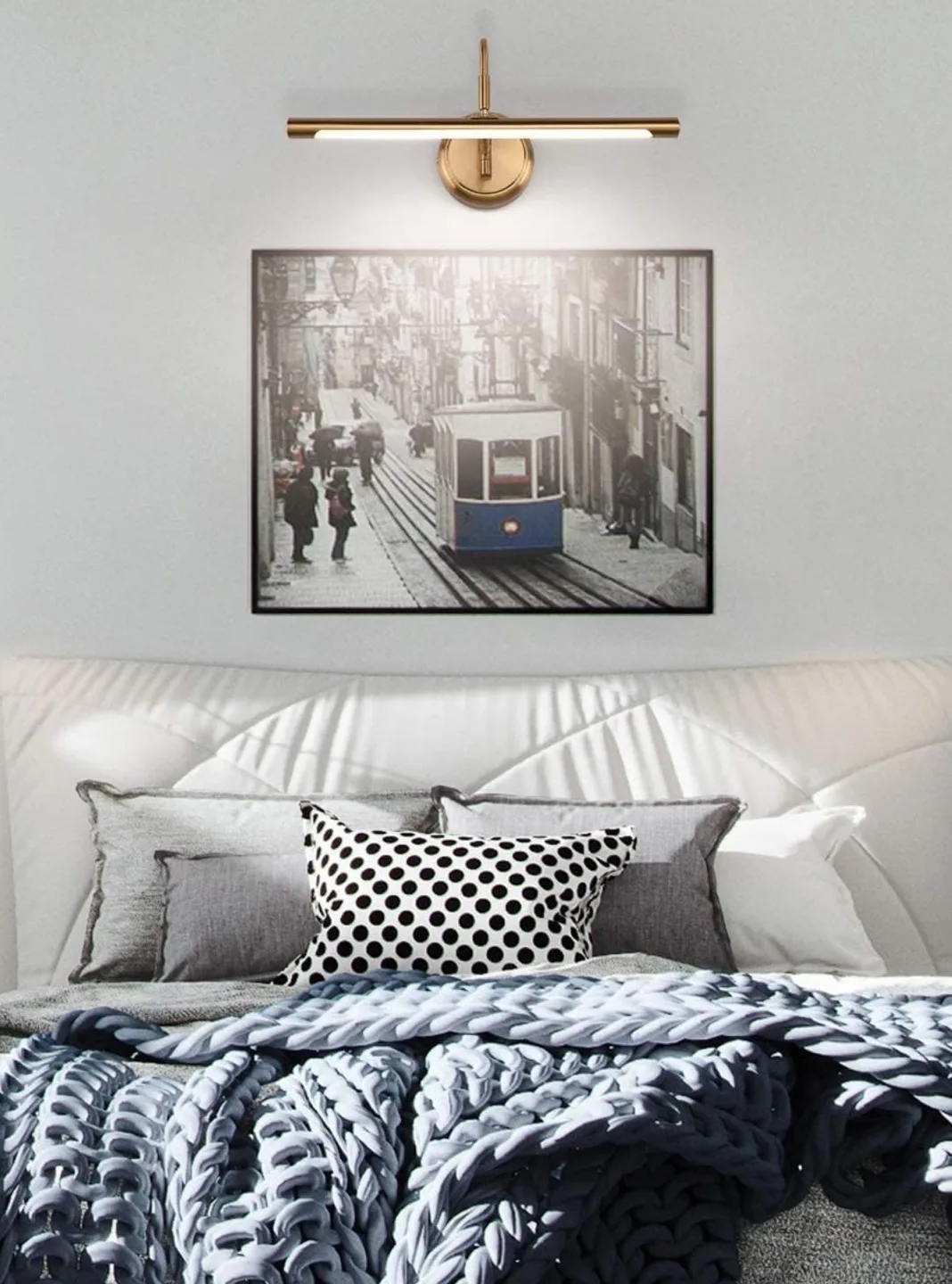 BRAND NEW Gold LED Wall Light Fixture image indicator(3)