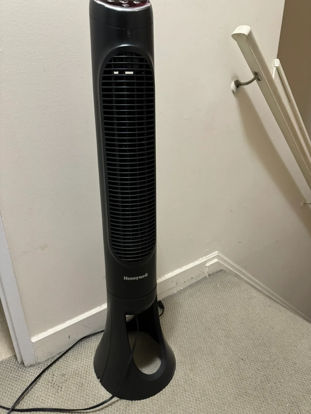Honeywell QuietSet 8 Tower Fan thumbnail