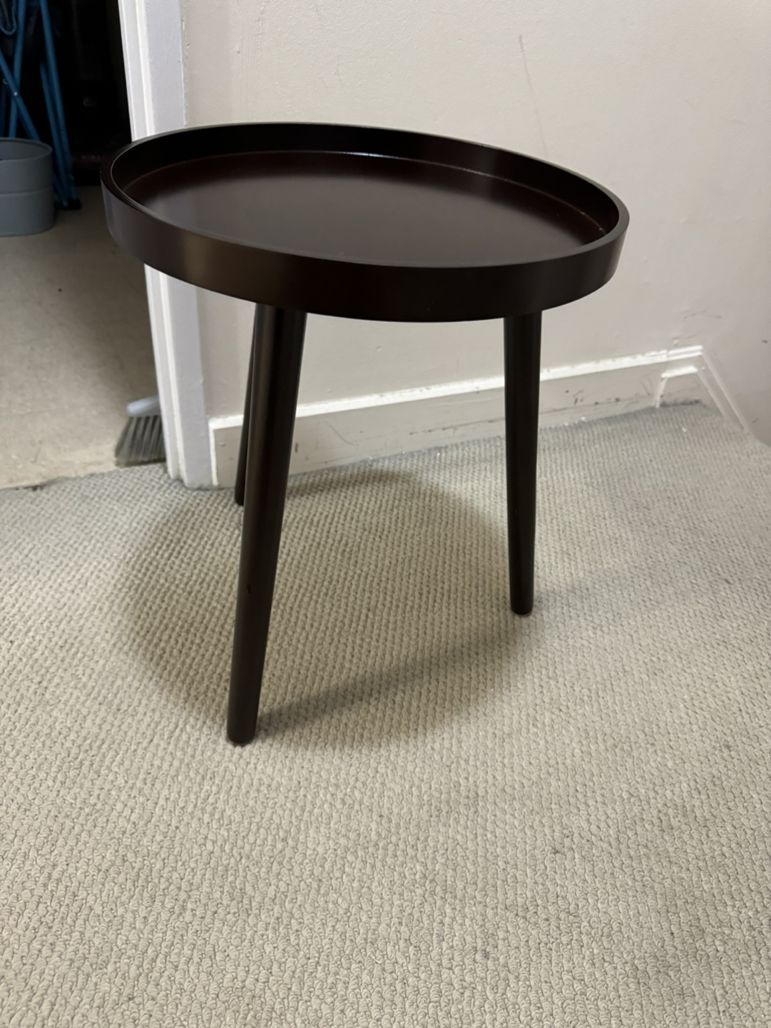*MOVEOUT SALE* Dark Brown Round Side Table - photo 2