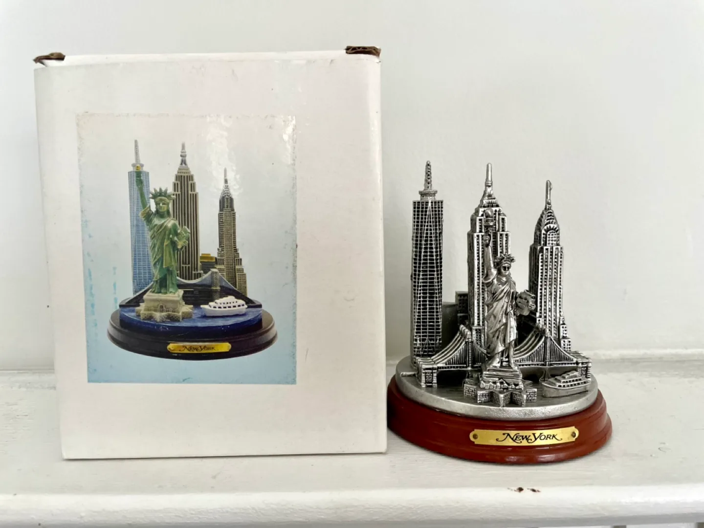 New York City Skyline Pewter Figurine image indicator(2)