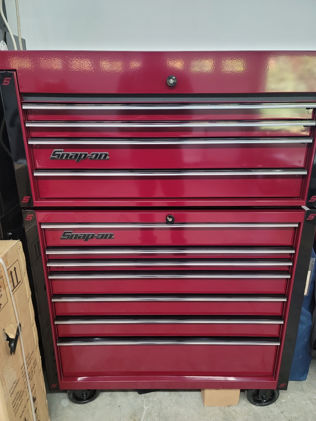 Brand new TOP AND BOTTOM Snap-On toolbox. - photo 2