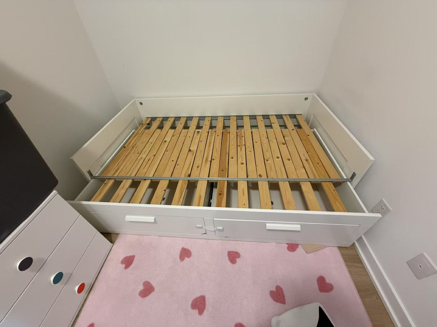 White Day Bed with Two Drawers