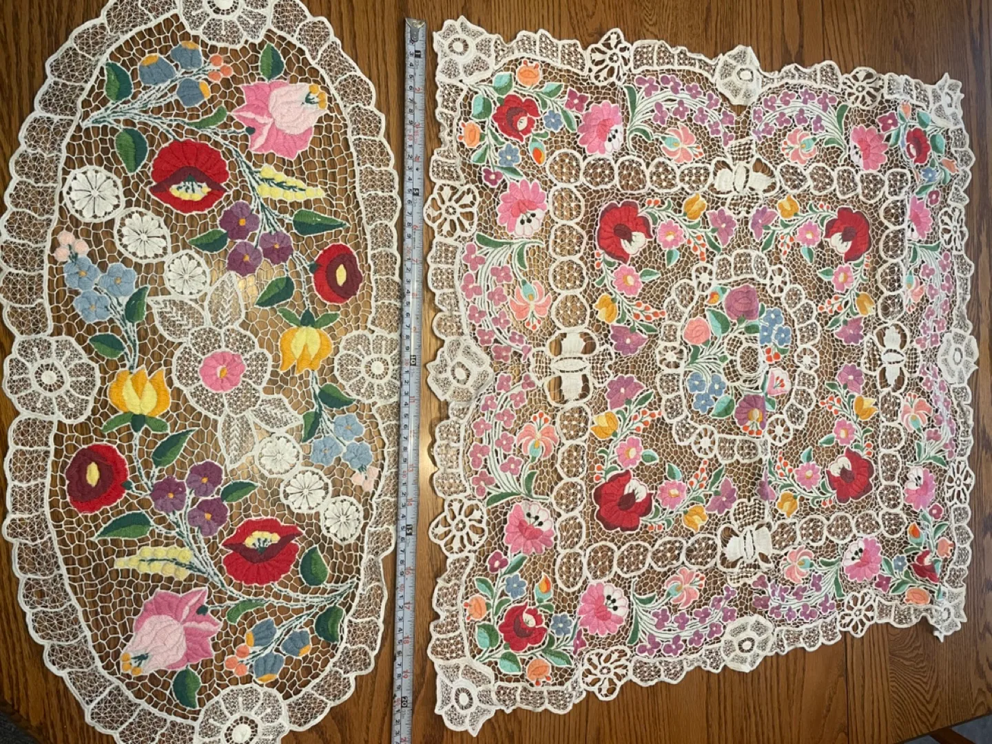 Vintage Floral Lace Doilies Set image indicator(2)