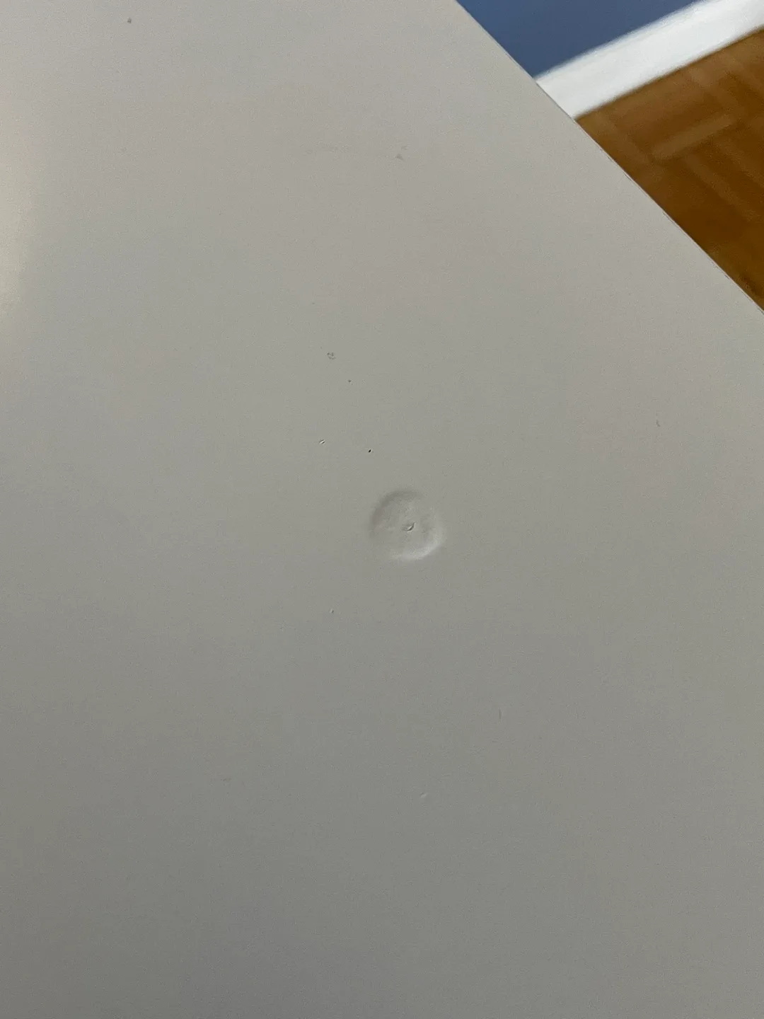 White desk IKEA image indicator(4)