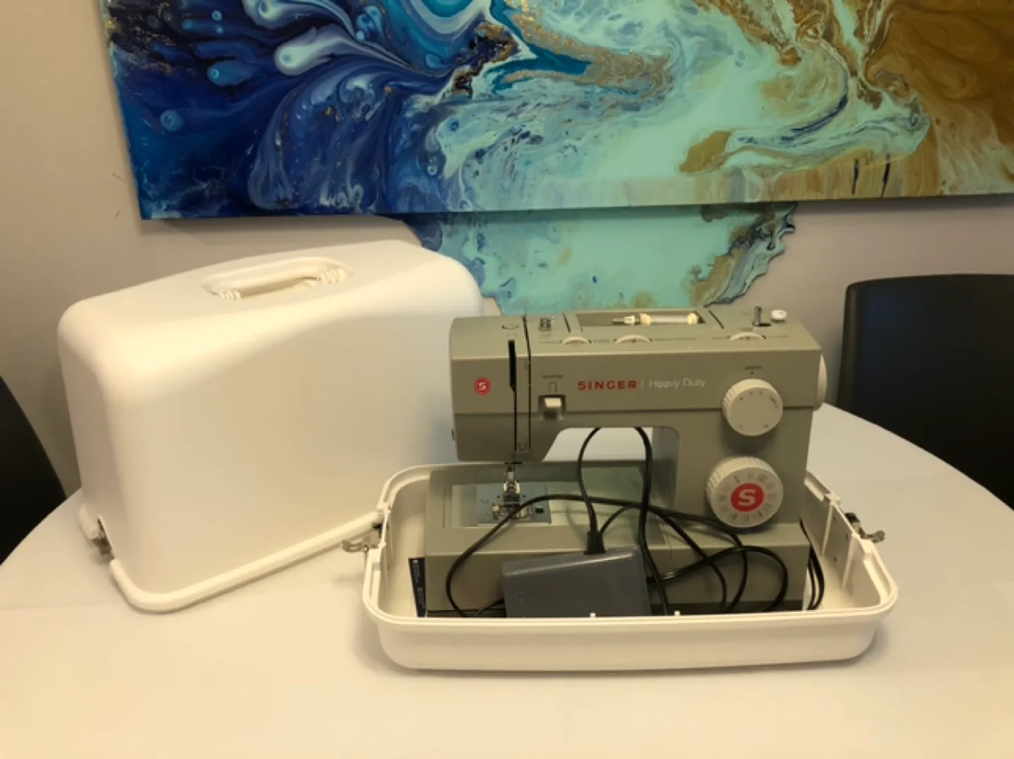 Singer Heavy Duty Sewing Machine with Hard Case image indicator(4)