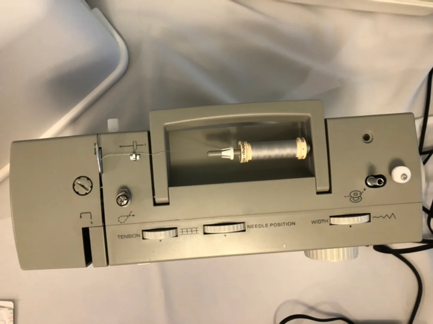 Singer Heavy Duty Sewing Machine with Hard Case image indicator(7)