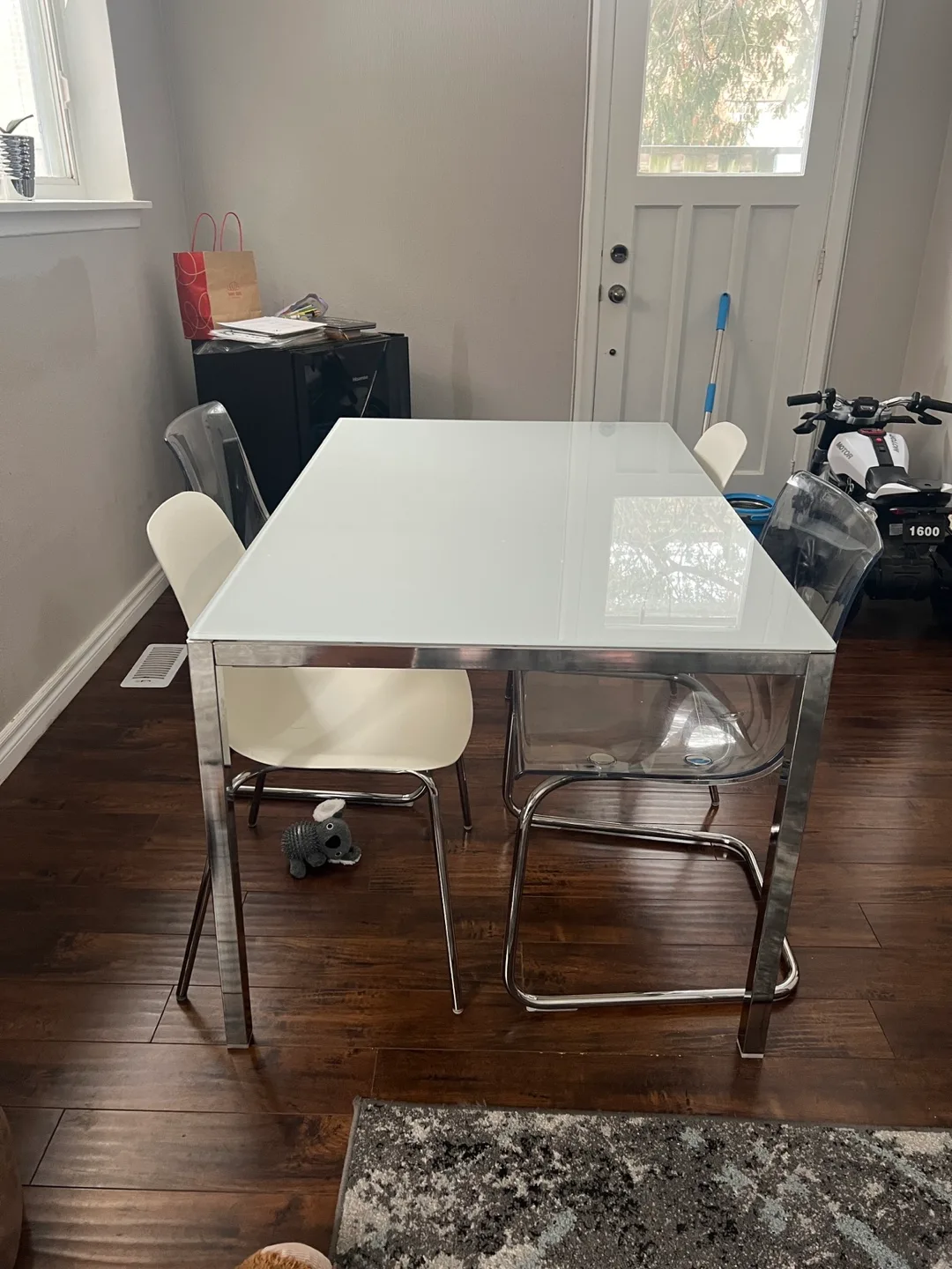 Modern Glass Dining Table with Chrome Legs & Chairs image indicator(2)