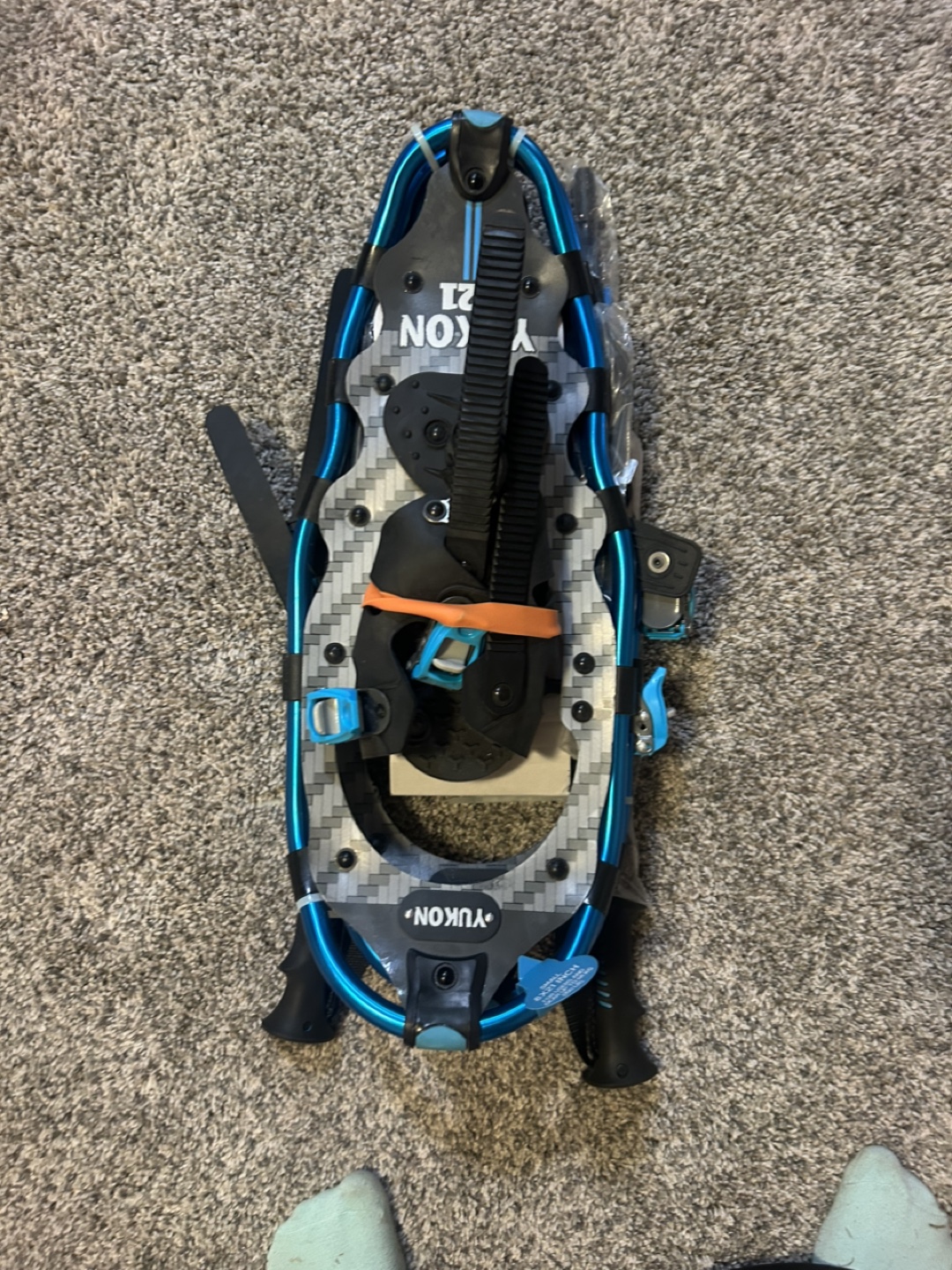 Yukon Outfitters 22" Snowshoes with Poles