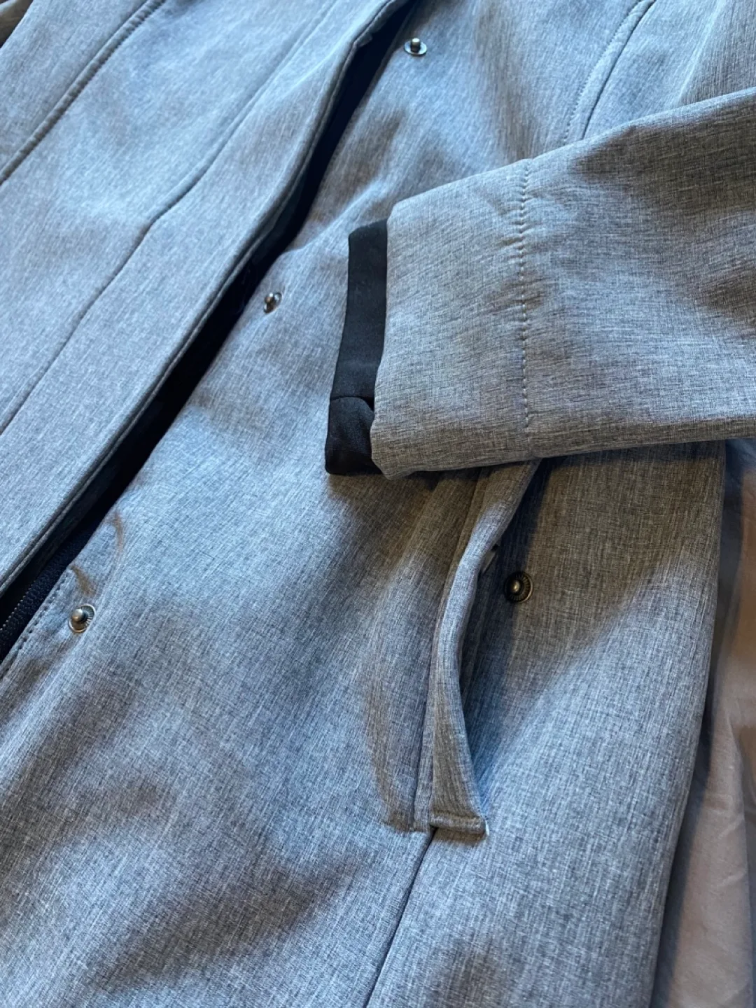 Softshell Insulated Long Jacket with Hood image indicator(3)