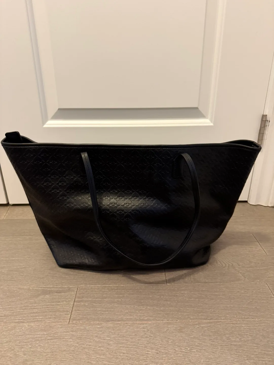 Kate Spade New York Black Tote Bag image indicator(2)