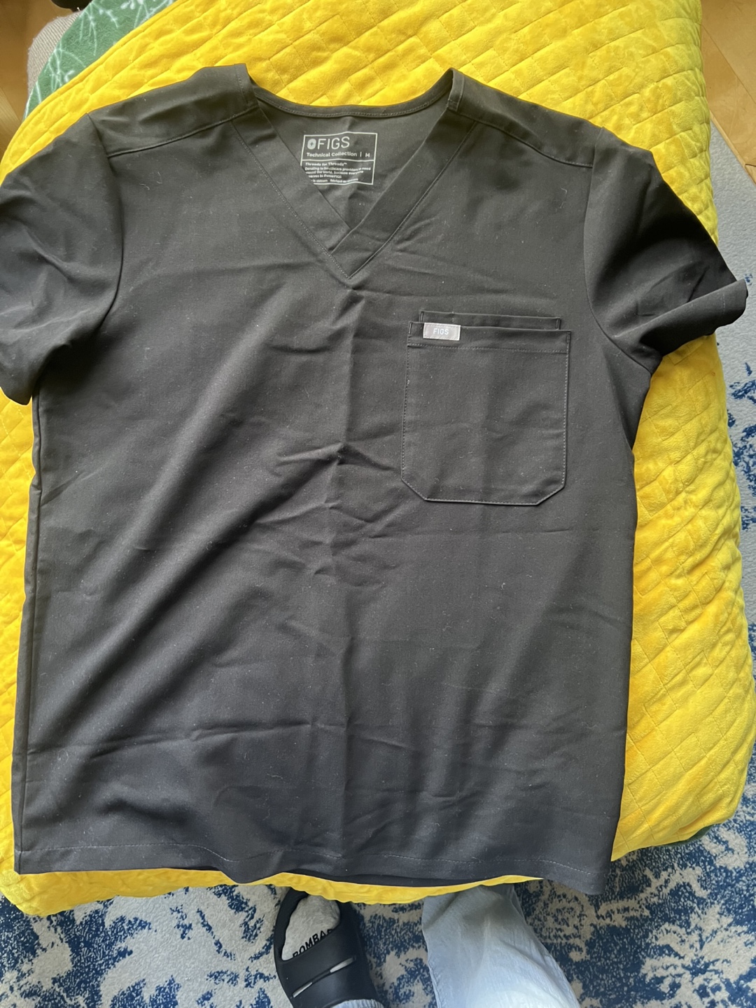 FIGS Technical Collection Scrubs - Size Medium Top & Bottoms - photo 2