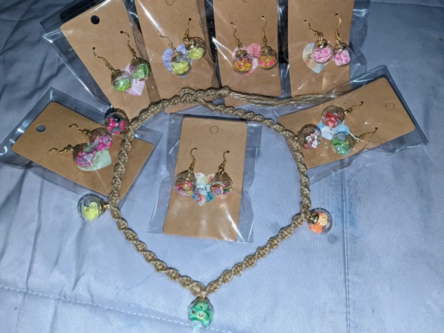 Handmade hemp necklaces and earrings image indicator(2)