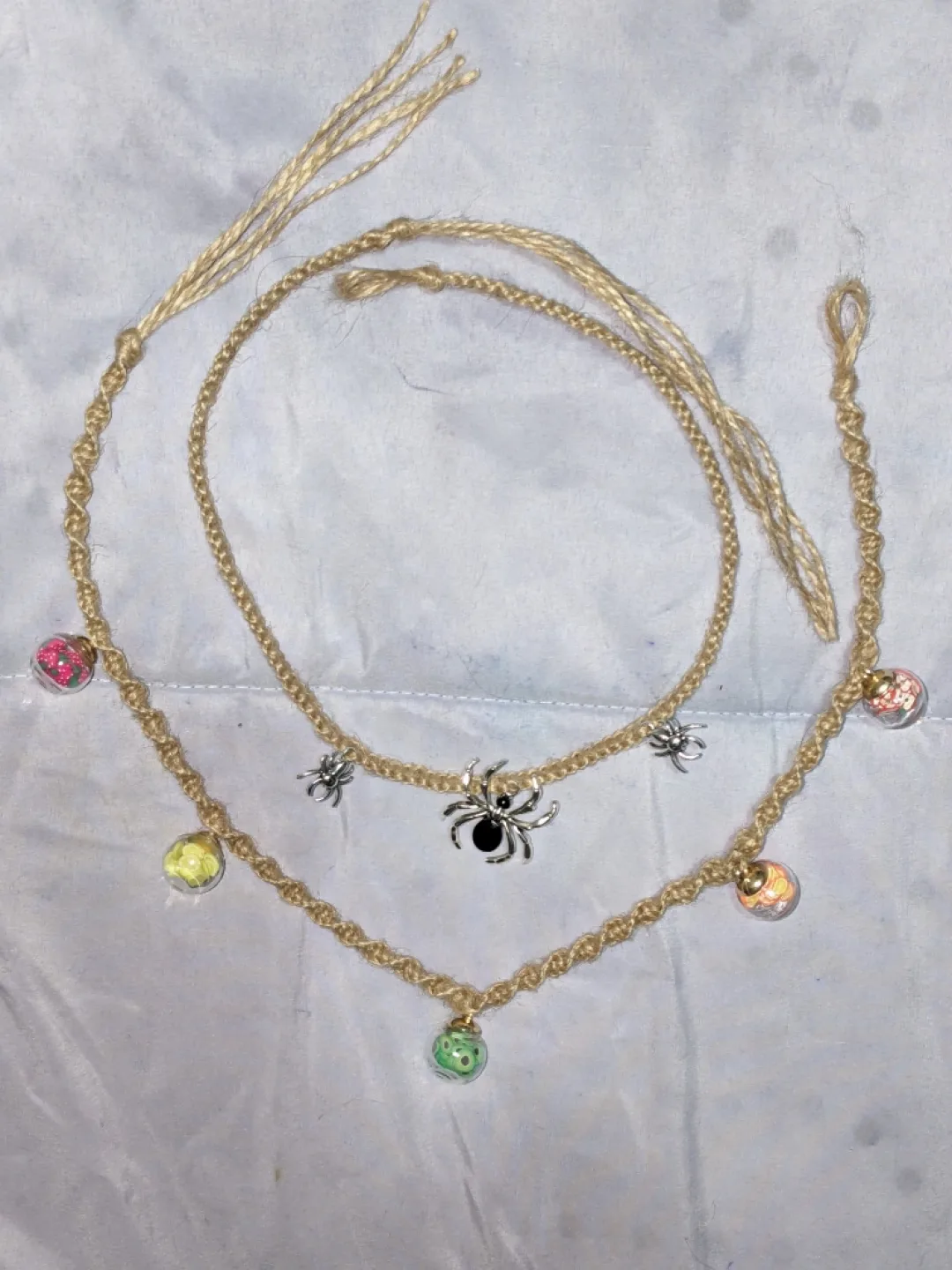 Handmade hemp necklaces and earrings image indicator(3)