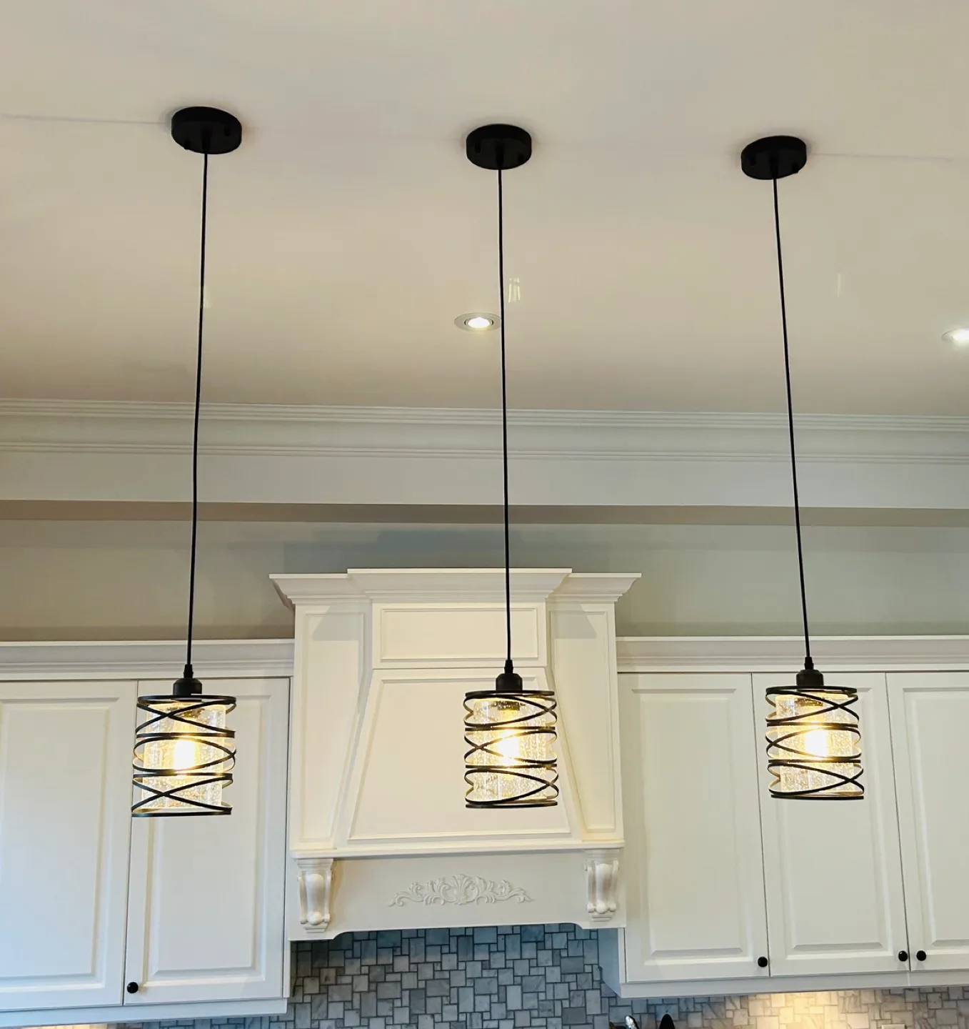 Silver chandelier image indicator(3)