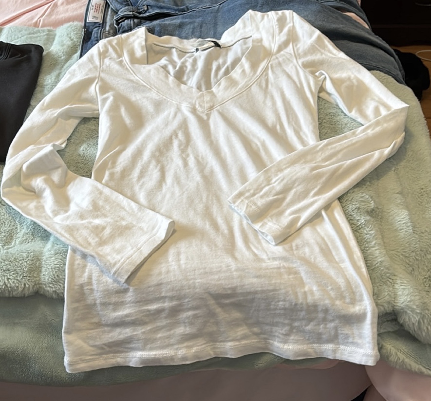 Women's White Long Sleeve V-Neck Shirt - photo 2