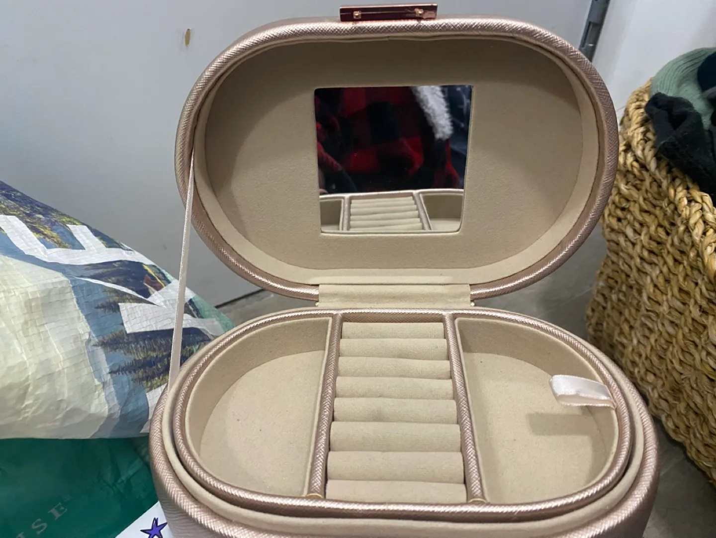 Rose Gold Jewellery Box with Mirror image indicator(2)