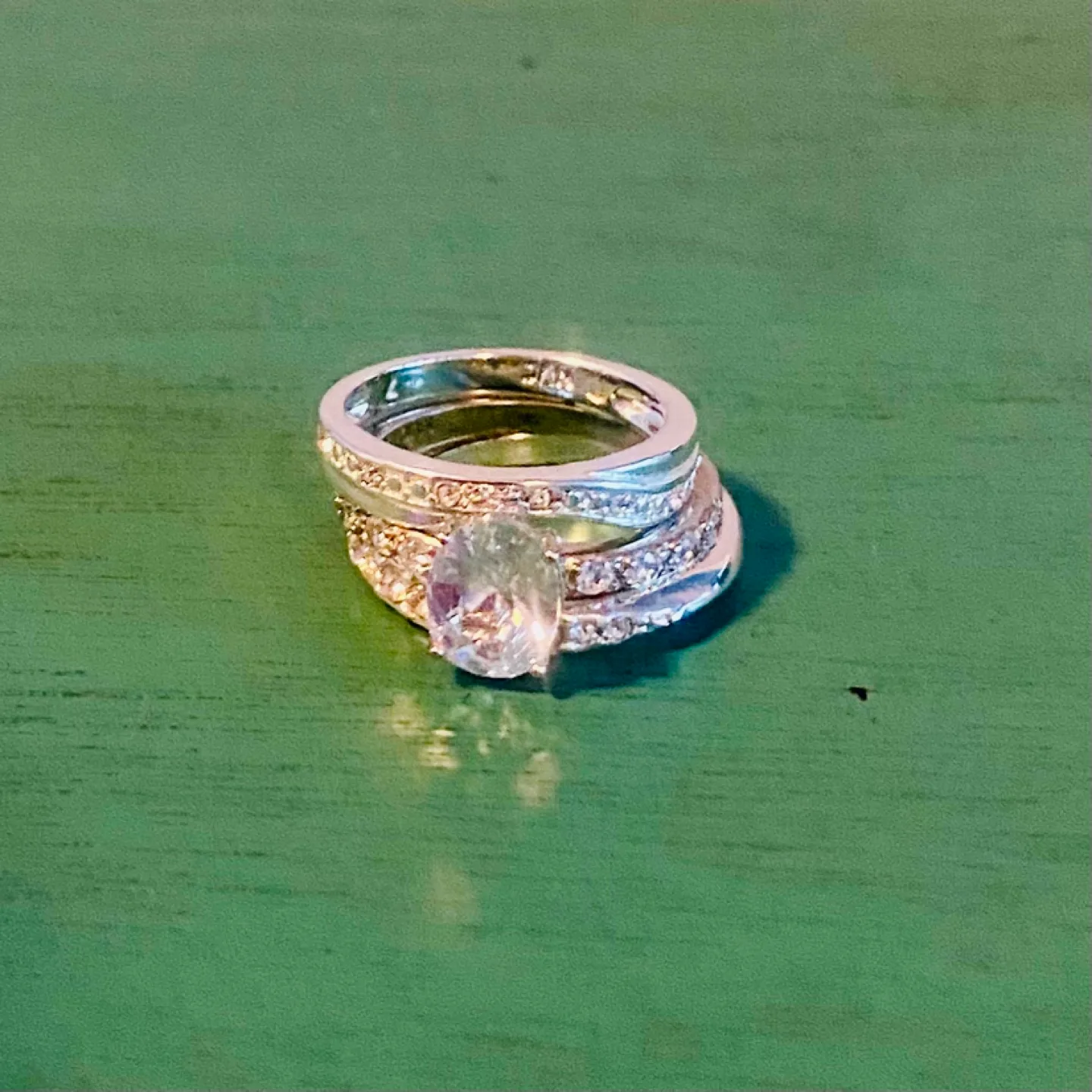 New Avon 3pc CZ Solitaire Ring and Band Set - Size 7 image indicator(2)