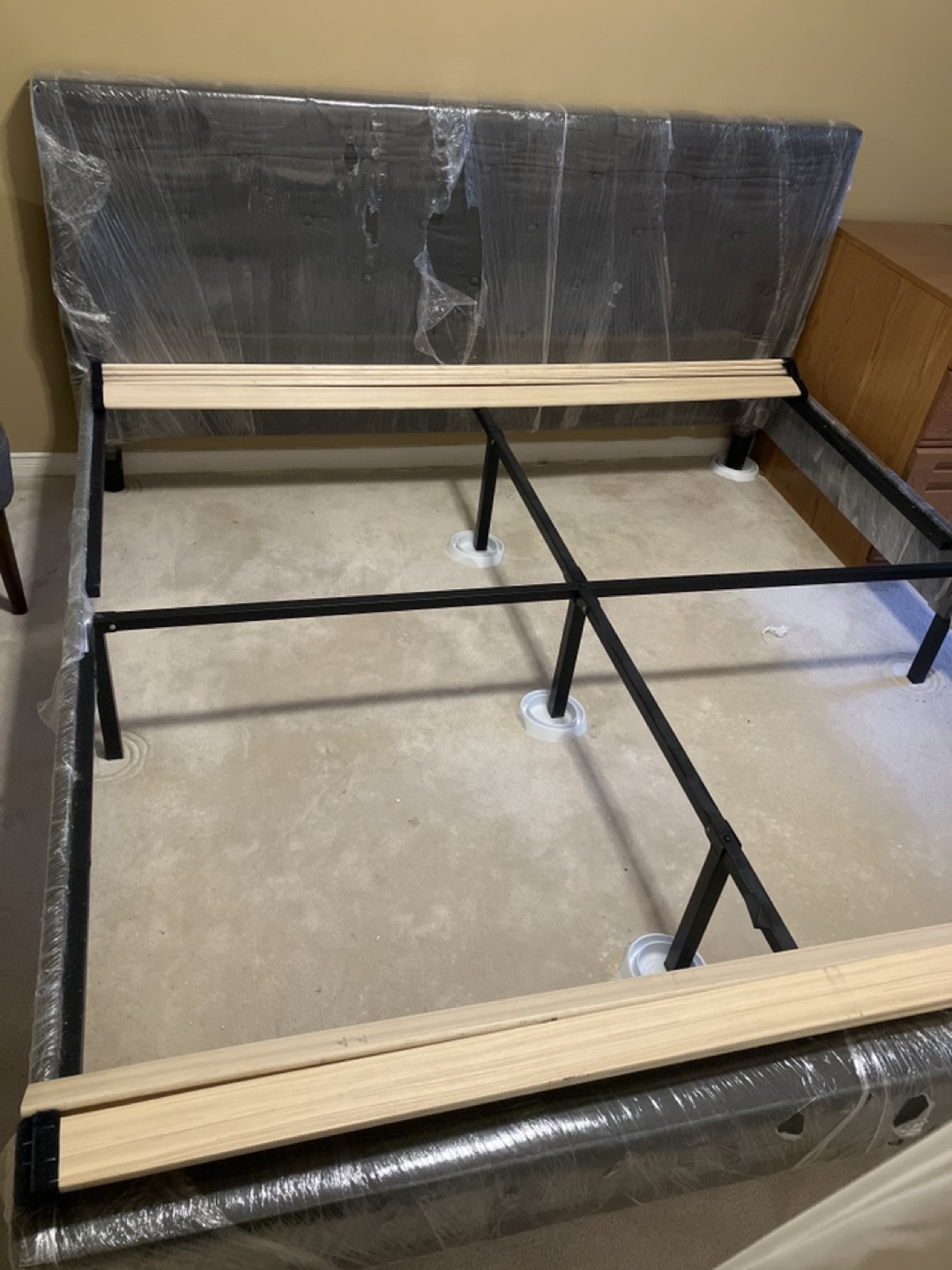 Queen Size Metal Bed Frame with Headboard