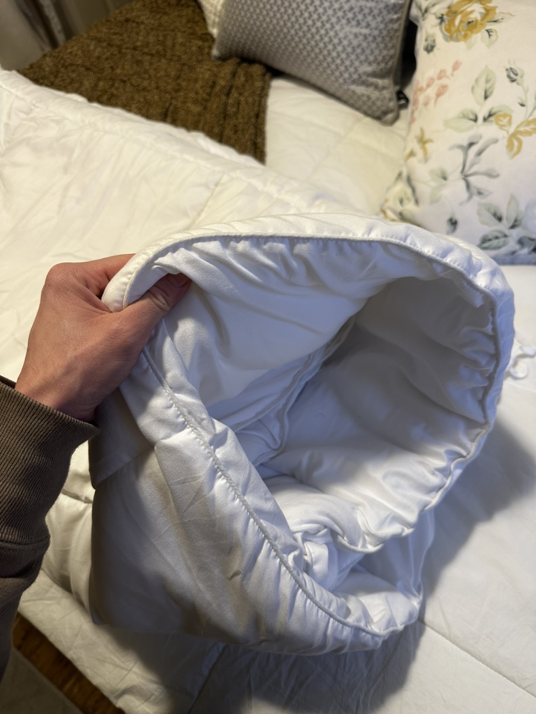 White clean Queen Duvet - photo 2