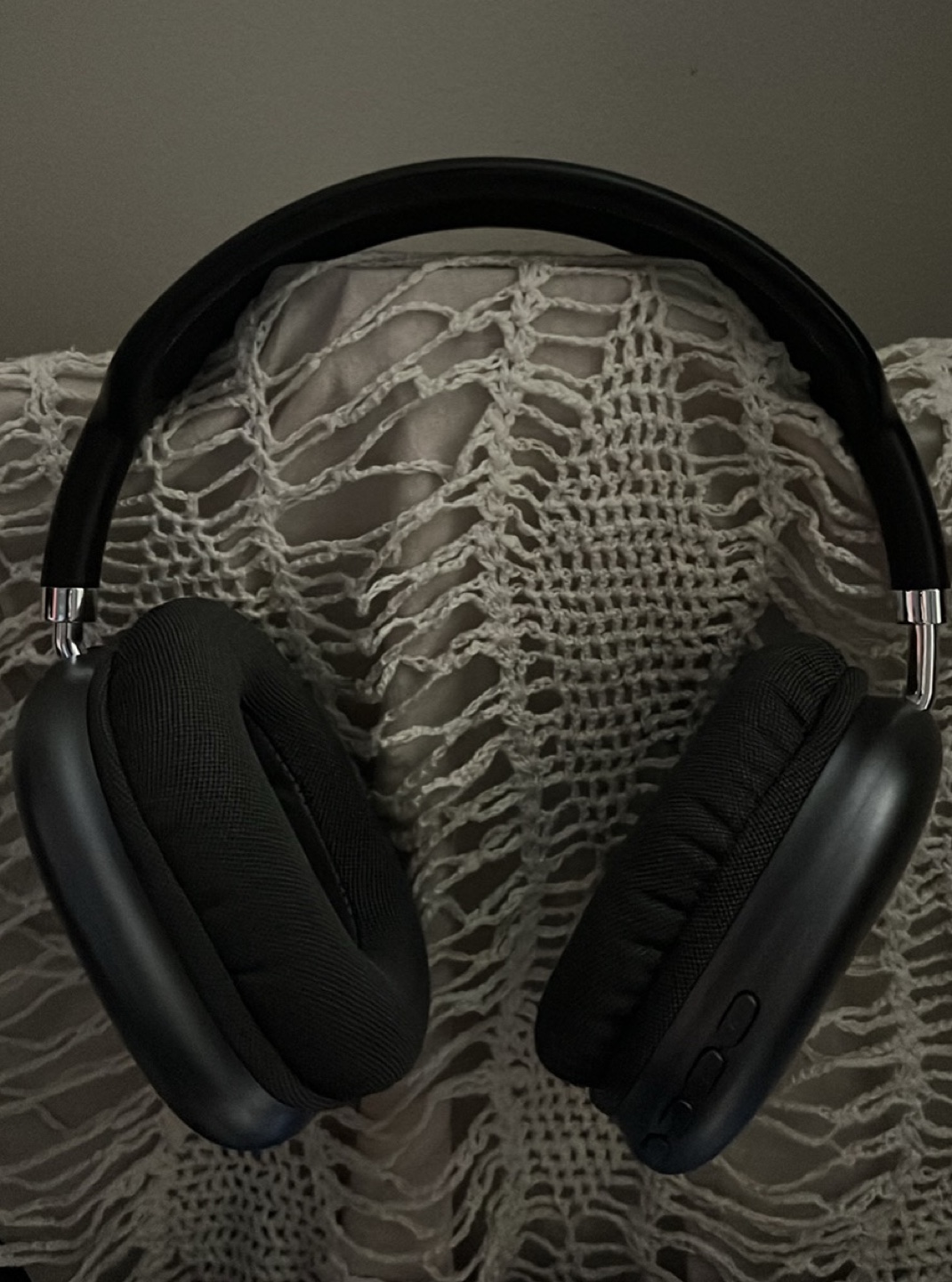 Wireless Bluetooth Headphones with Aux Cable & charger - photo 2
