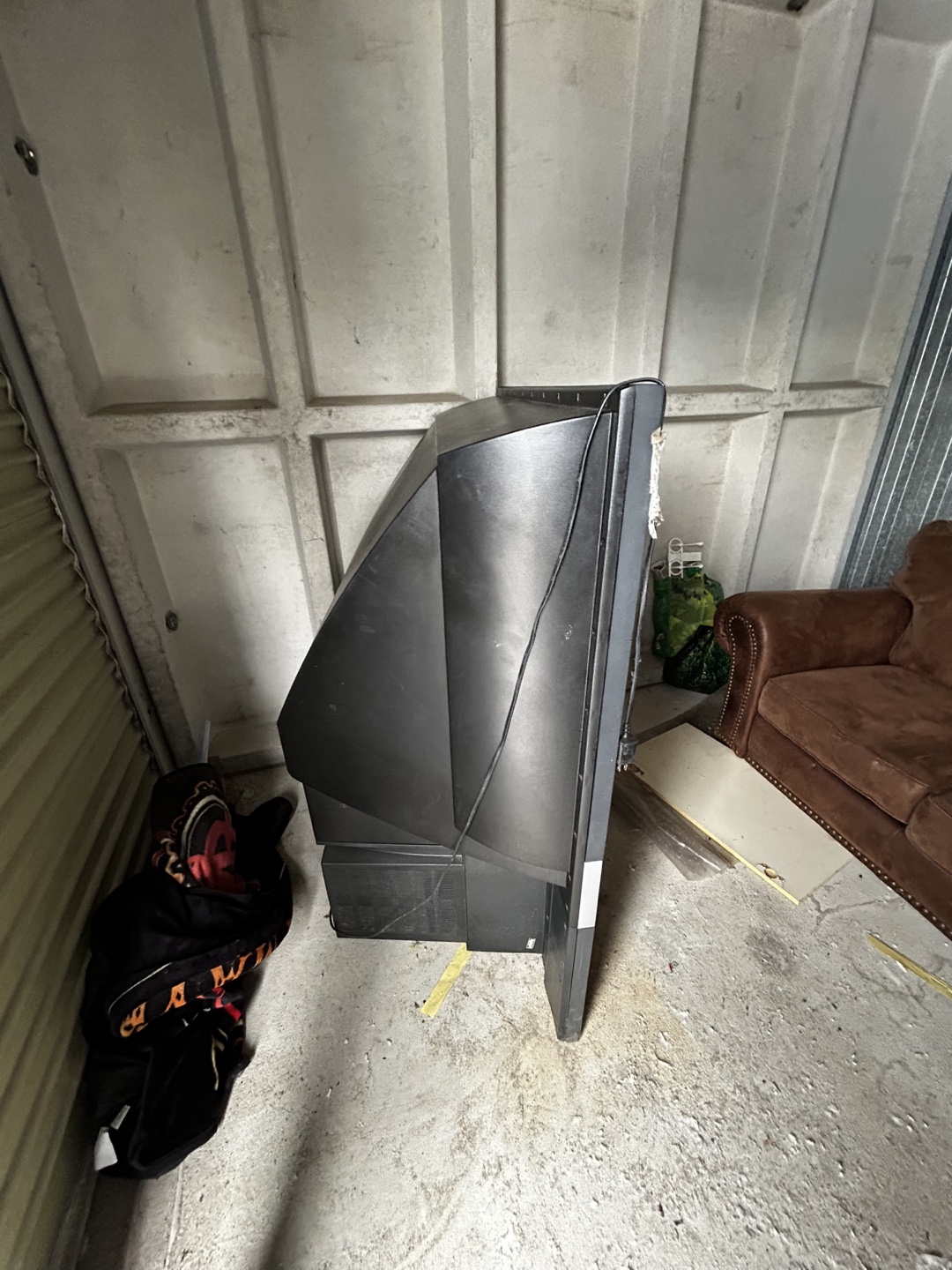 RCA Rear Projection TV - photo 2