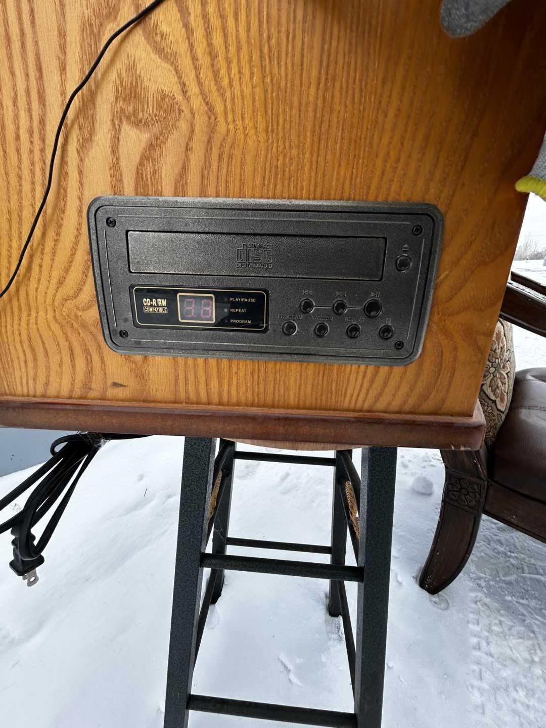 Vintage-Style Wooden Record Player with CD Player - photo 3