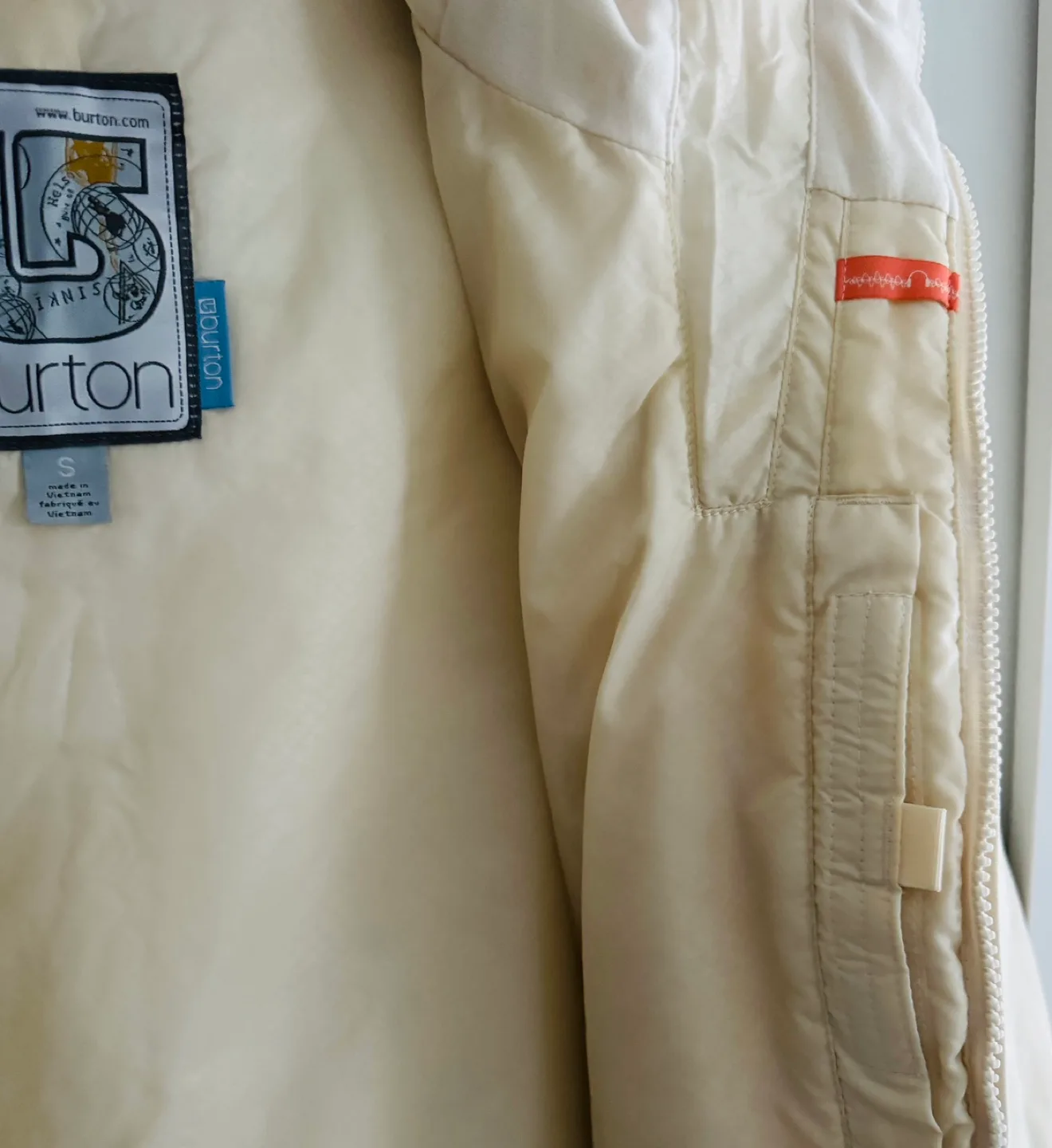 Women's Burton Snowboard shell Jacket - Size Small image indicator(5)