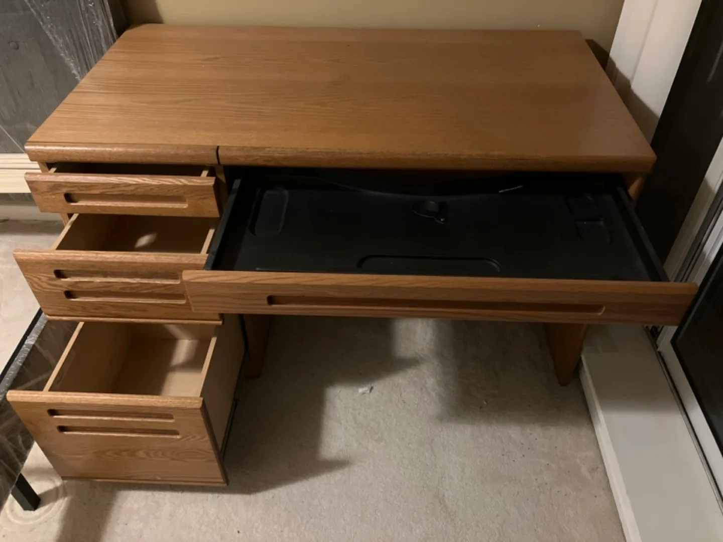 Solid wood Desk with 4 drawers image indicator(2)