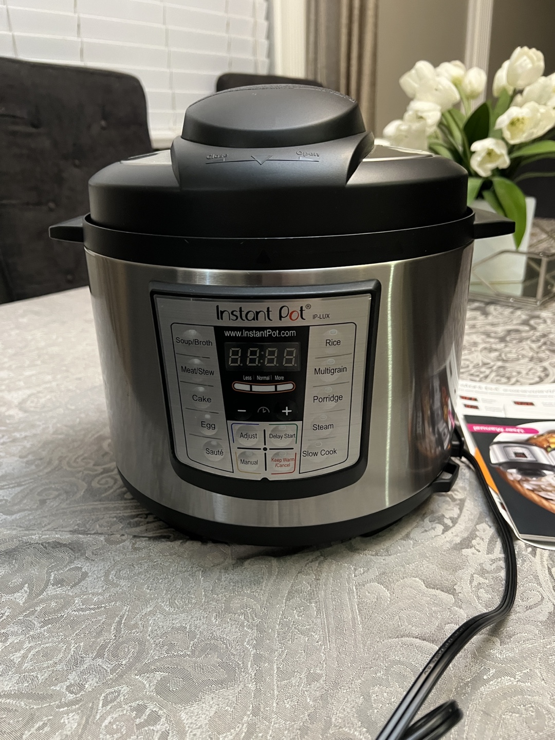 Instant Pot IP-LUX Multi-Use Programmable Pressure Cooker
