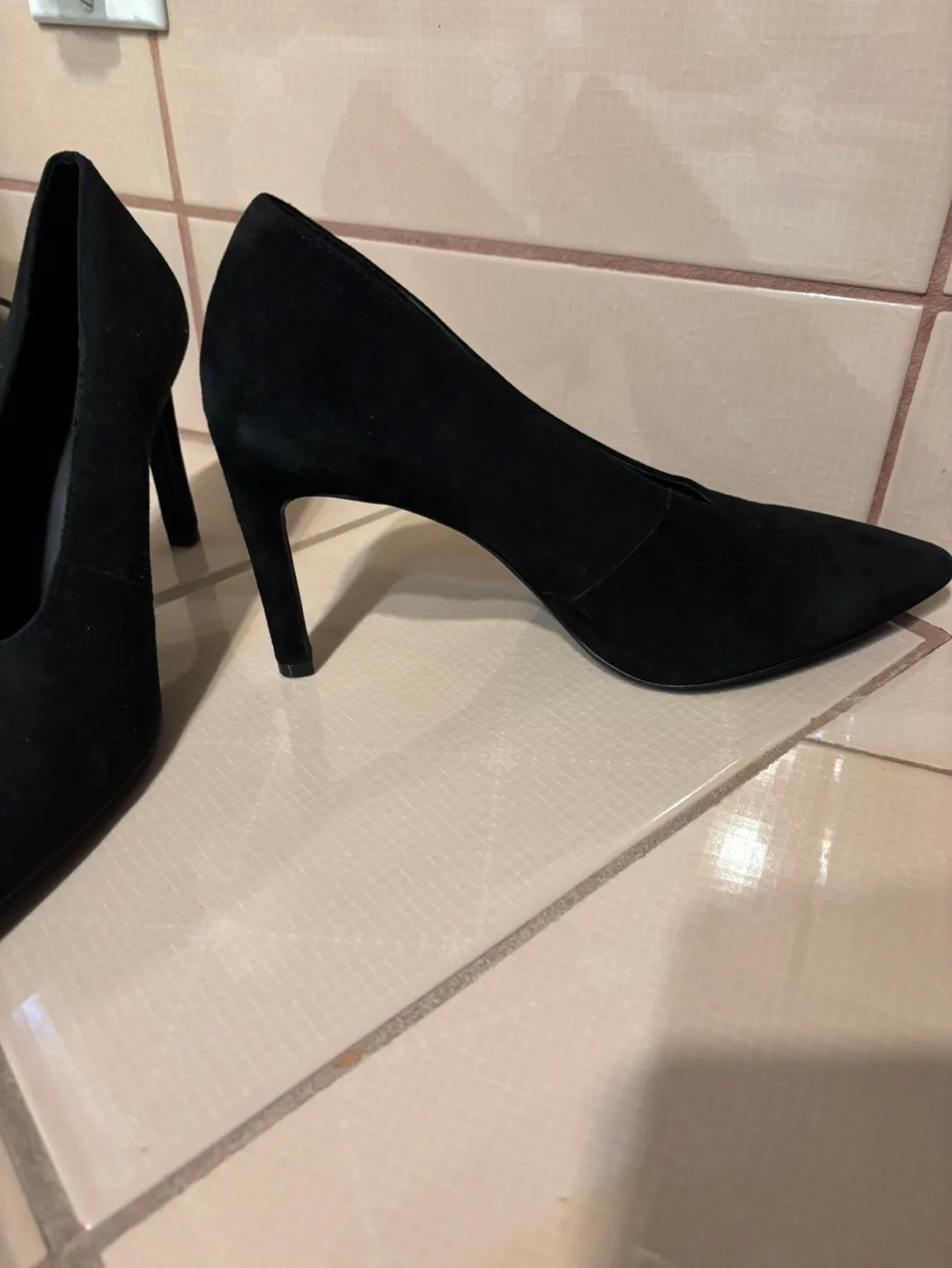 Wittner Black Suede Pointed Toe Heels image indicator(2)