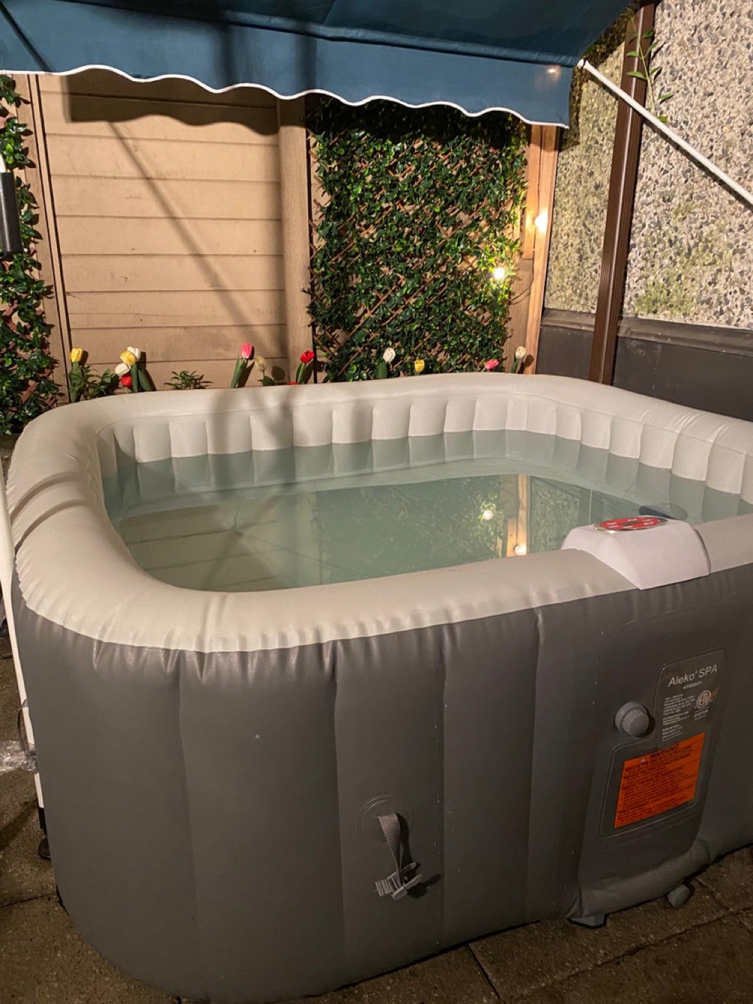Alekó Spa Inflatable Hot Tub