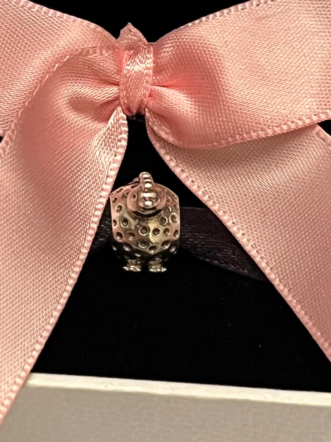Pandora HTF Spotted Chicken Charm image indicator(3)