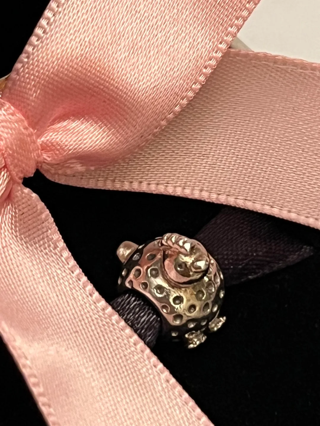 Pandora HTF Spotted Chicken Charm image indicator(2)