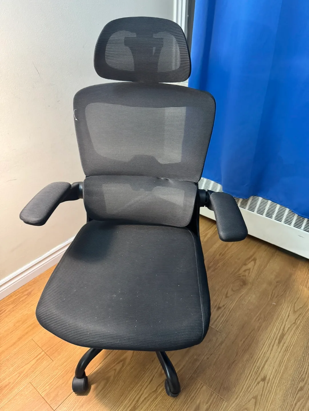 Black Mesh Office Chair - Very Comfortable thumbnail