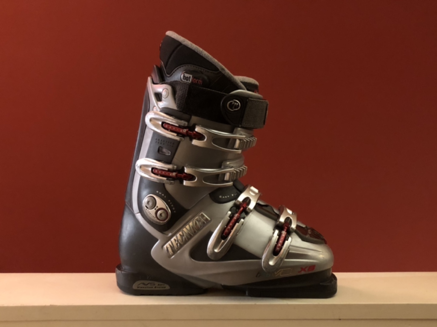 Tecnica Rival X8 Ski Boots - Size 25.0-25.5