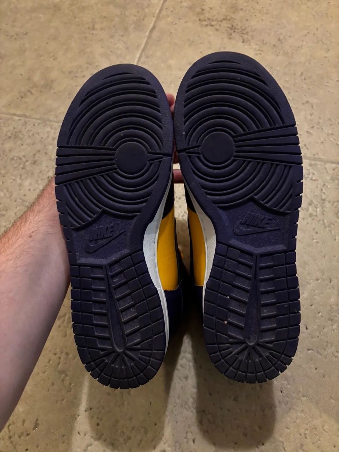 Nike dunk High Lakers (2022) image indicator(5)