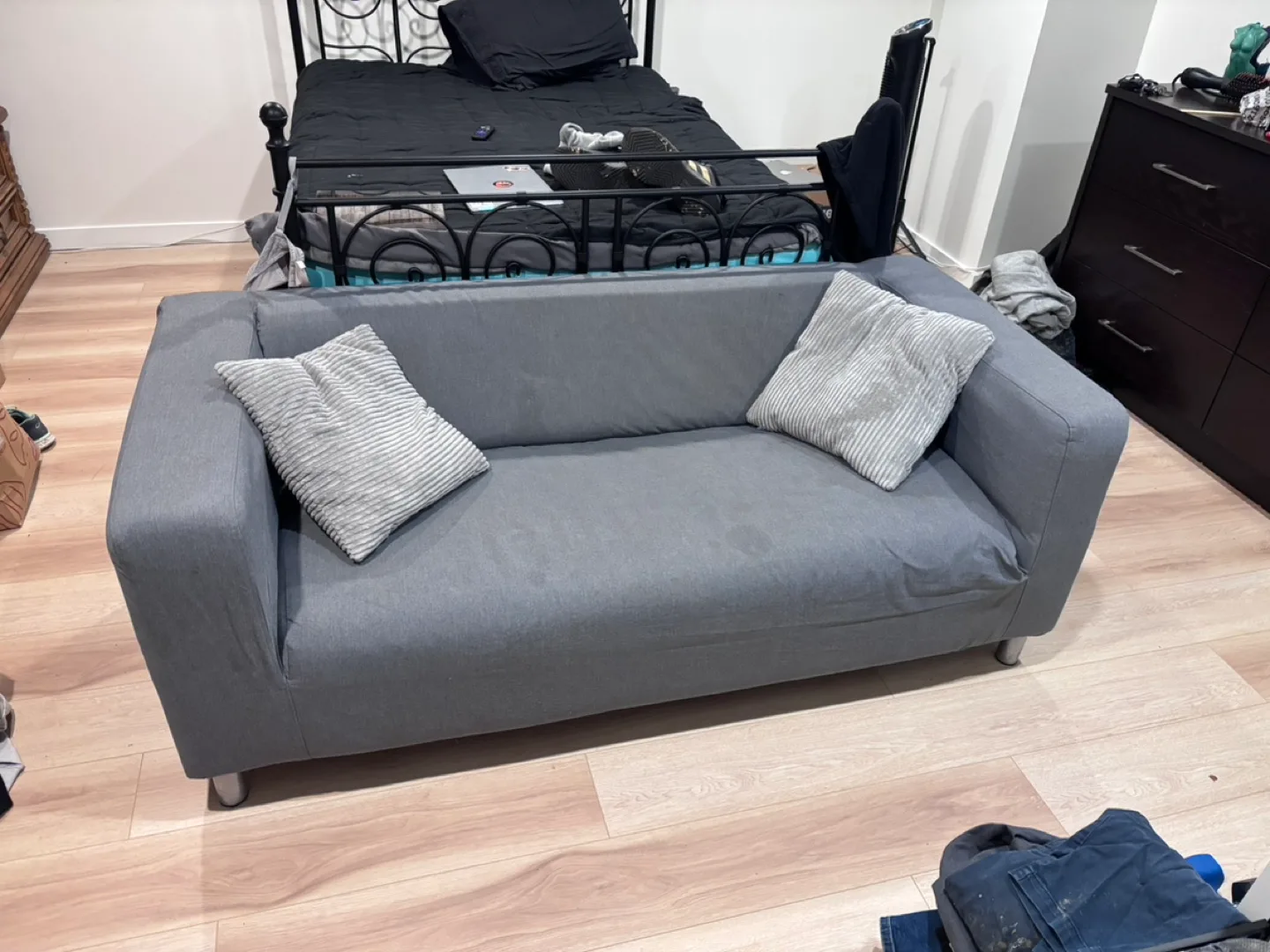 IKEA KLIPPAN LOVESEAT - Vissle Gray image indicator(3)