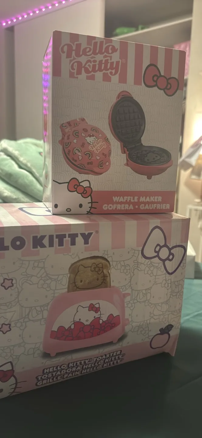 Hello Kitty Waffle Maker and Toaster Set