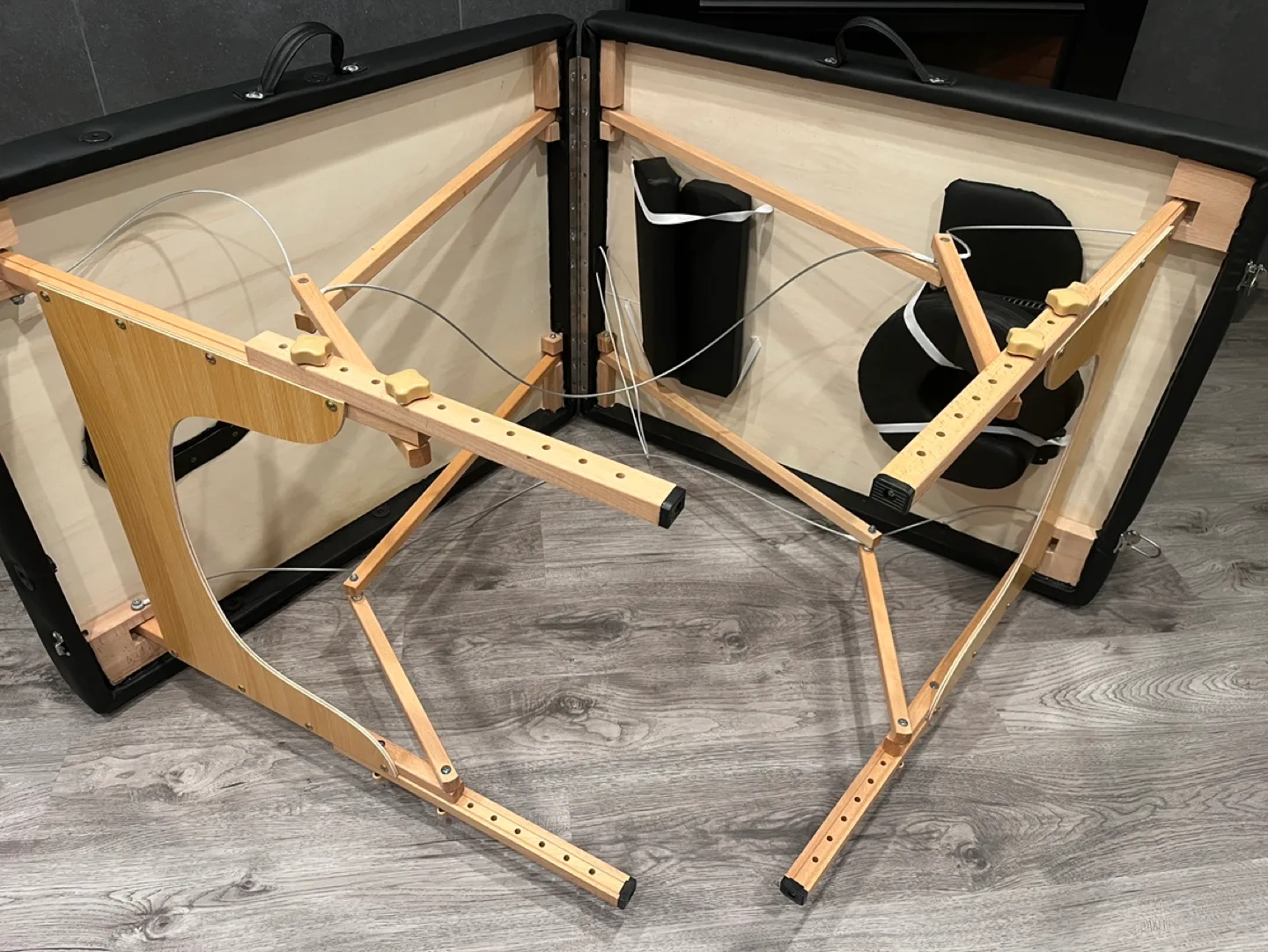 Portable Massage Table image indicator(2)