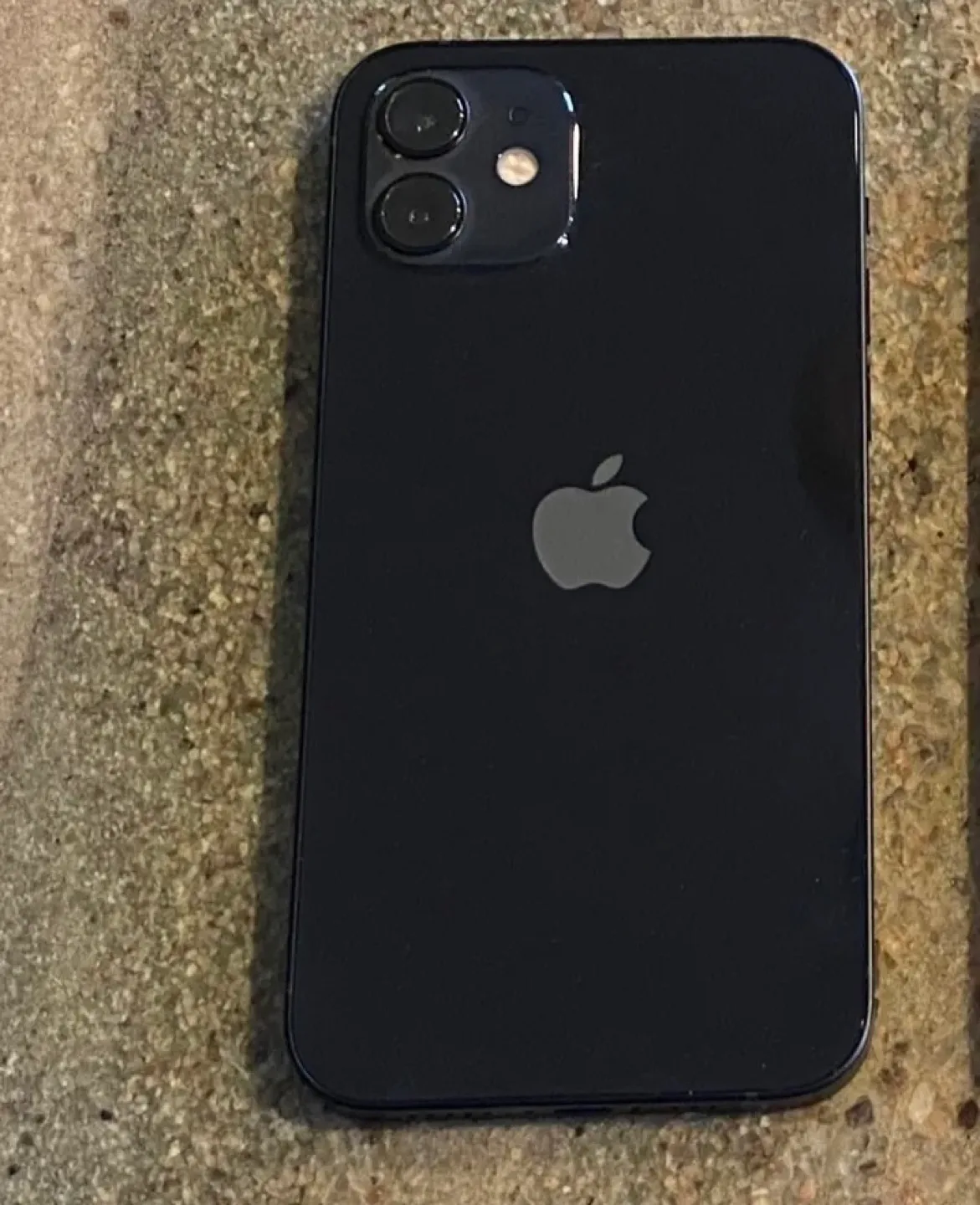 iPhone 12 Midnight Black thumbnail