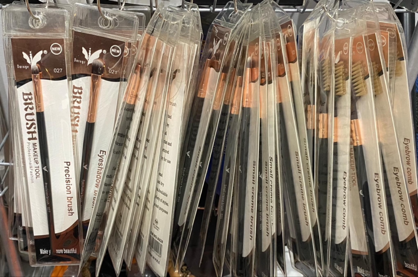 Thinka Darogé makeup brushes: