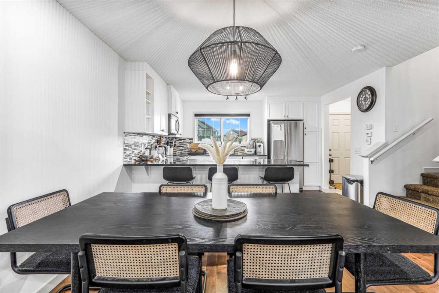 Dining table - photo 3